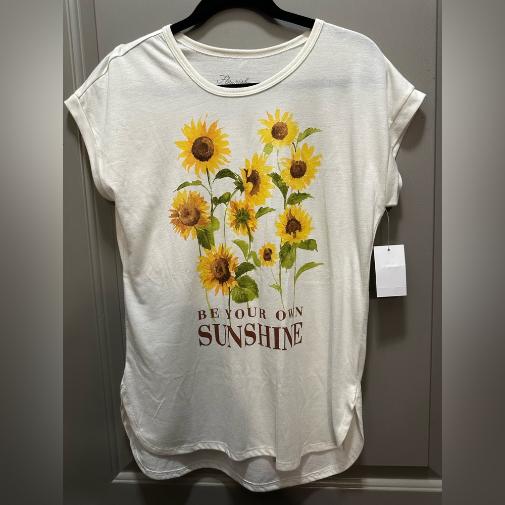 Fleurish Size S Cap Sleeve Sunflower Tee NWT